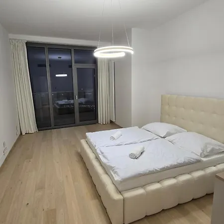 Apartamento 3 Rooms, Loggia, Parking, Wifi