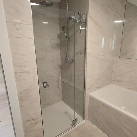 3 Rooms, Loggia, Parking, Wifi 布拉迪斯拉发