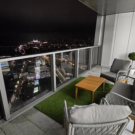 3 Rooms, Loggia, Parking, Wifi Apartmán Bratislava