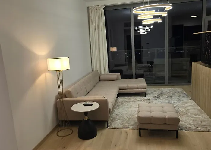 Lägenhet 3 Rooms, Loggia, Parking, Wifi