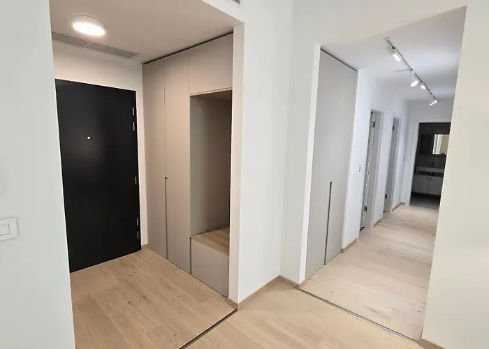 Appartement 3 Rooms, Loggia, Parking, Wifi *