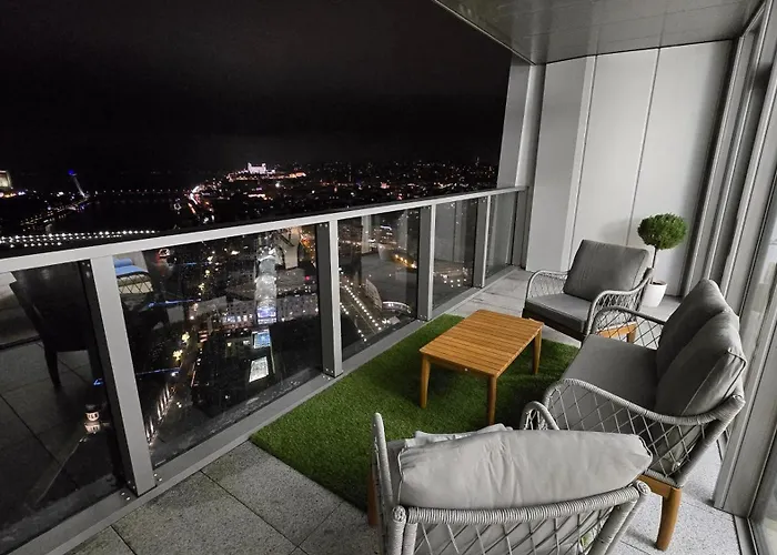 3 Rooms, Loggia, Parking, Wifi Apartment Bratislava